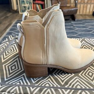 Toms Beige Ankle Booties
